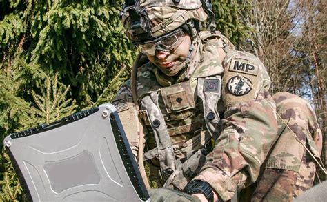 Wearable ID to give soldiers access to networks downrange, do 